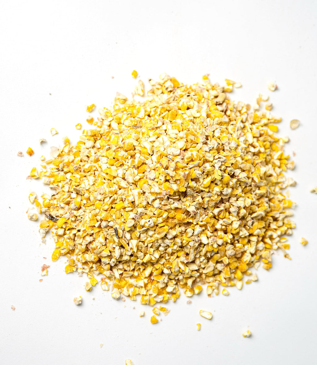 Cracked Corn Bulk Scratch Grain– 25 lb Cracked Yellow Corn for Poultry & Wild Birds